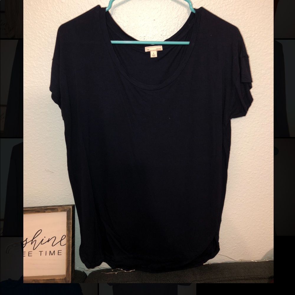 guess scoop neck tee (s)